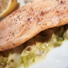 Filet de truite des Pyrénées sur son lit de poireau Filet de truite des Pyrénées sur son lit de poireau