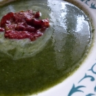 Soupe aux fanes de radis & chips de coppa Soupe aux fanes de radis & chips de coppa